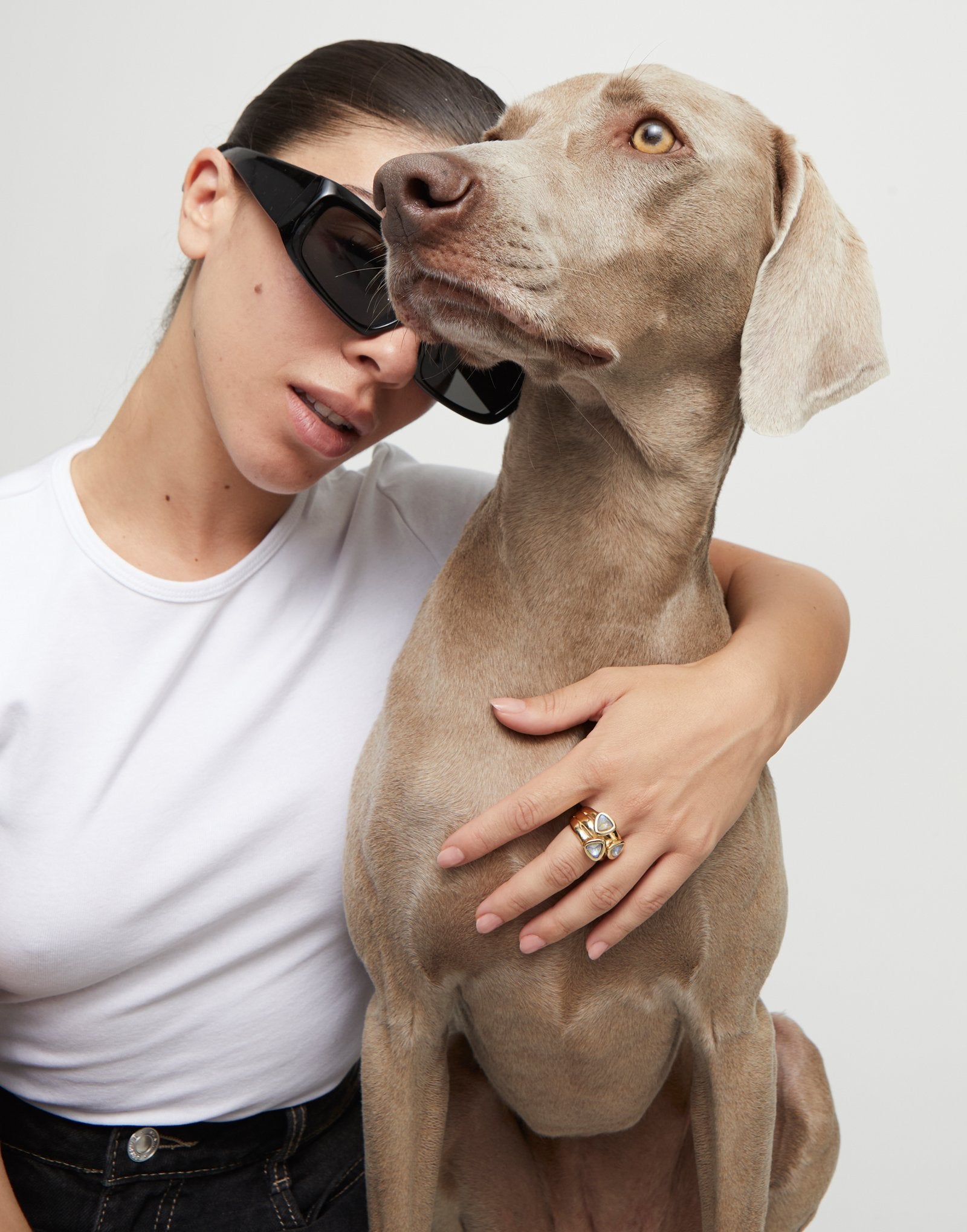 Ring with multicolor crystals