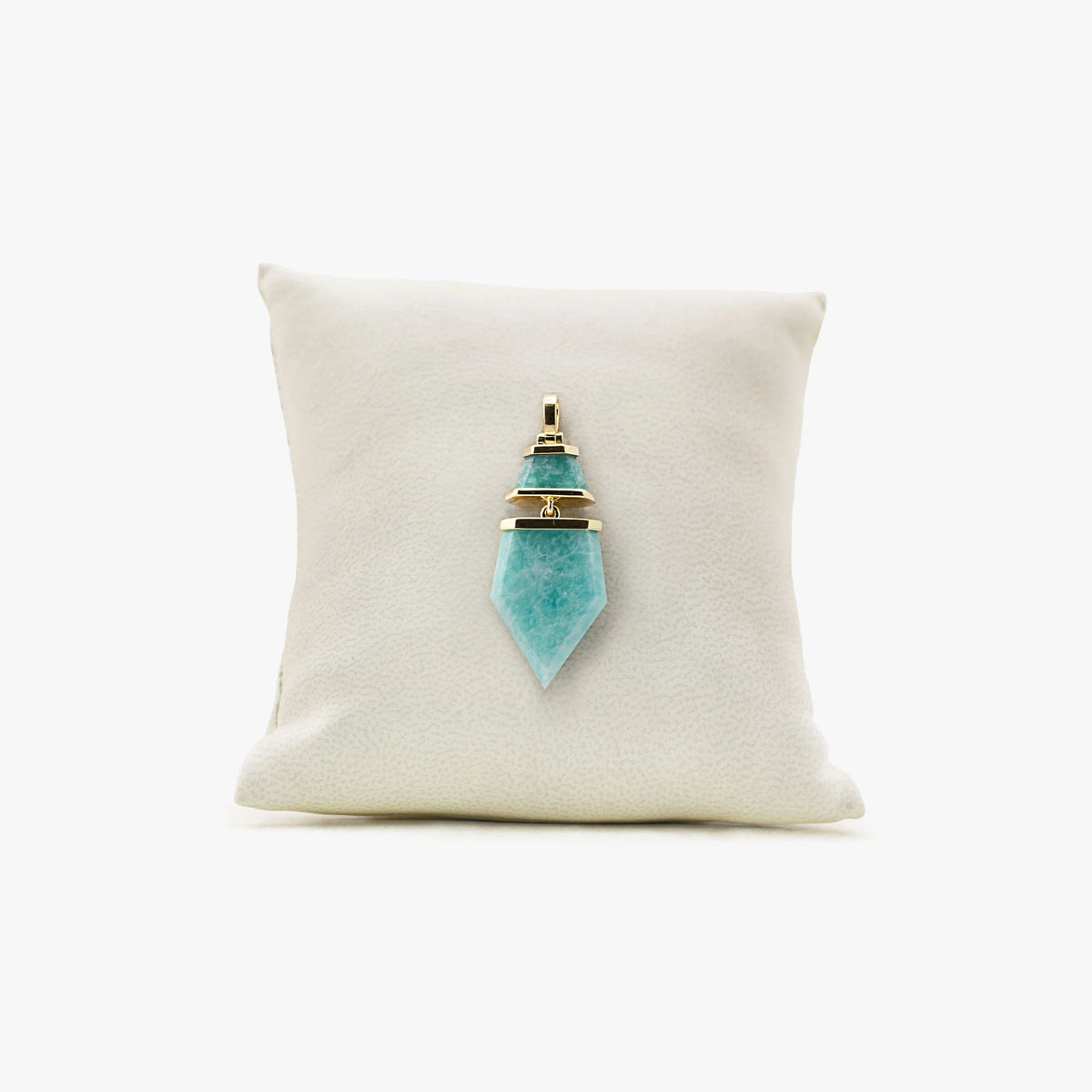 Archive Sorceress Crystal Amulet
