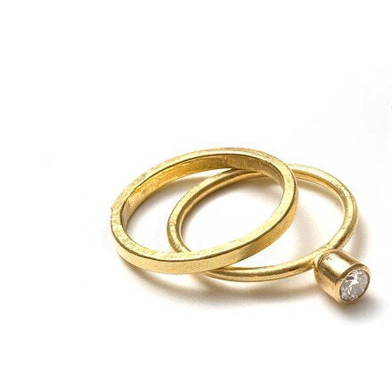 wedding-band-in-18k-yellow-gold