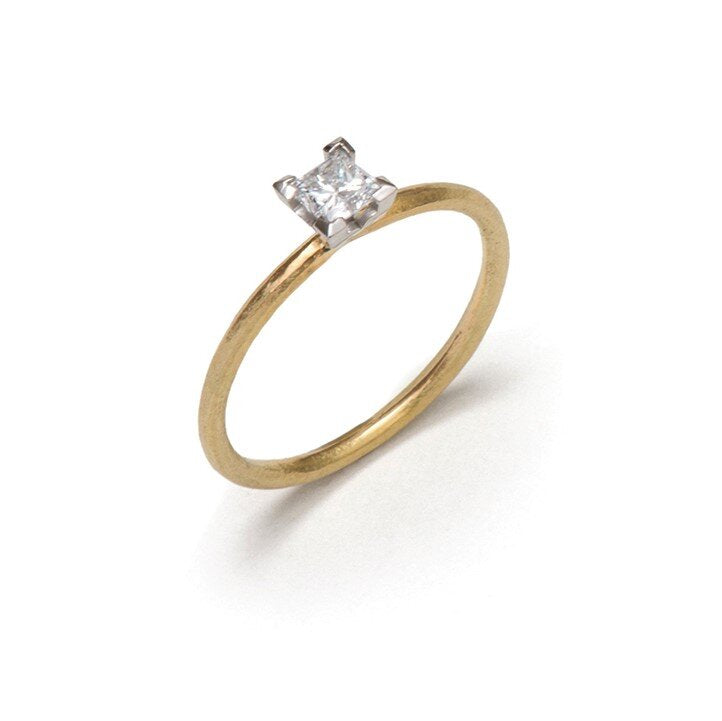 princess-cut-diamond-ring