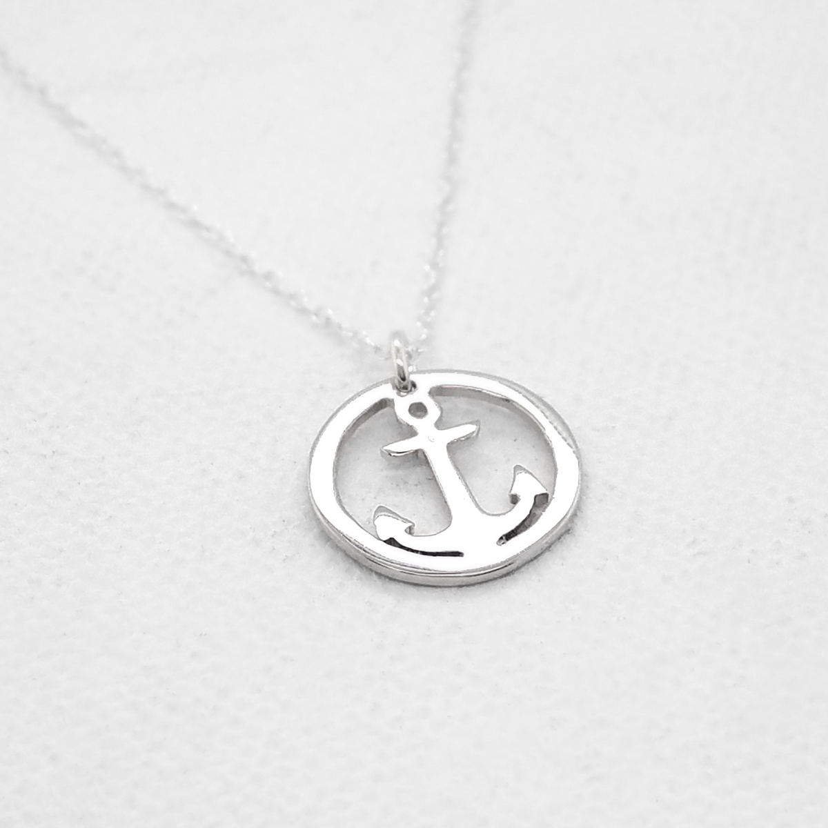 Anchor Necklace - Dainty