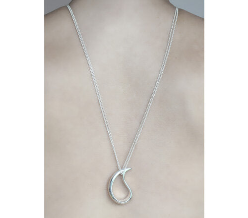 la-goutte-objet-pendant-necklace
