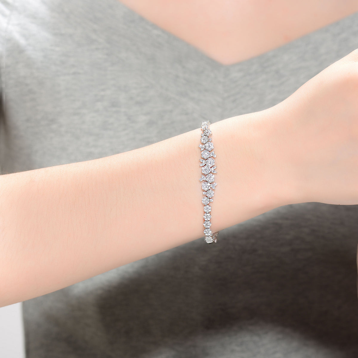 Lierre Fleur Tennis Bracelet