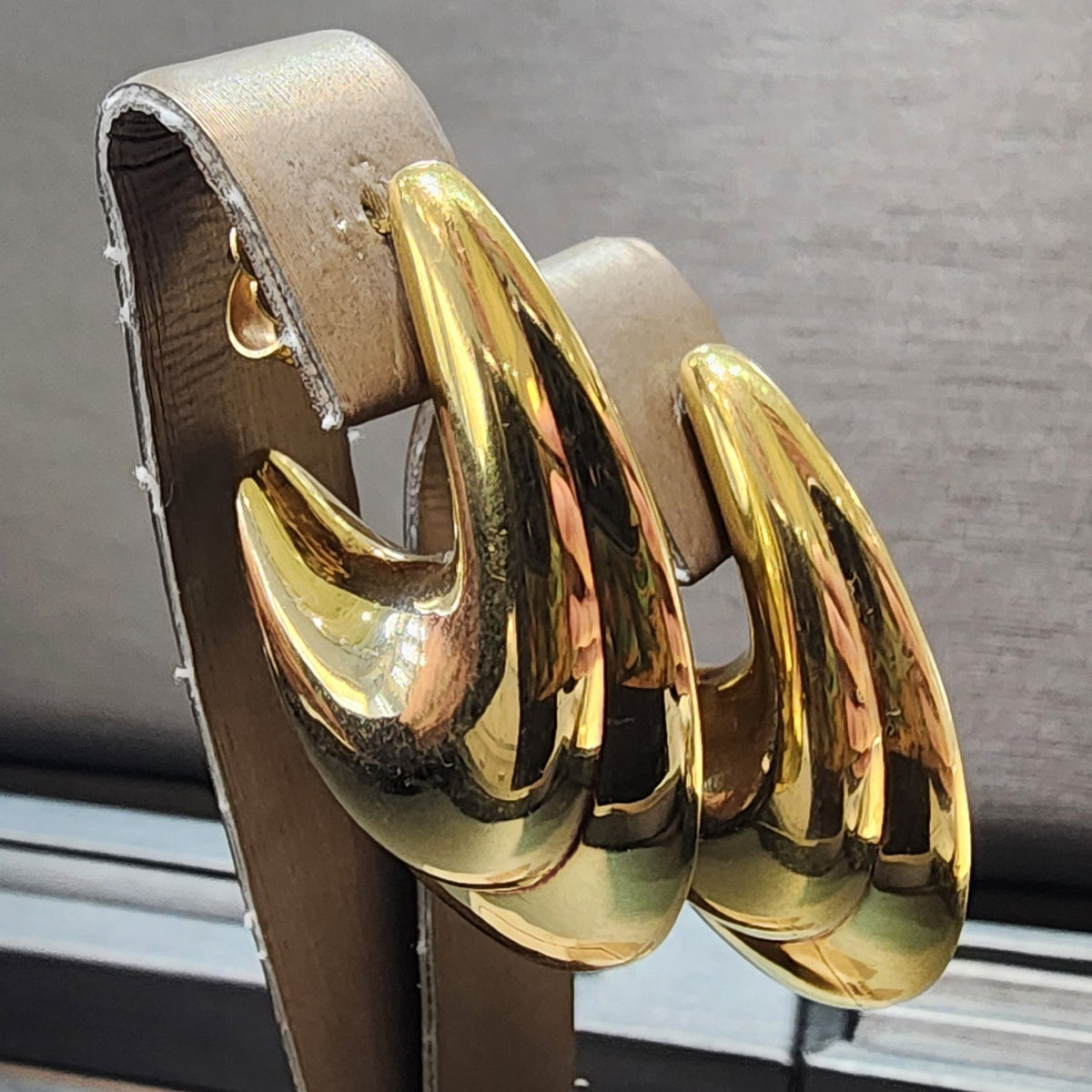 Estate 14K Yellow High Polish Puffy J Style Earrings