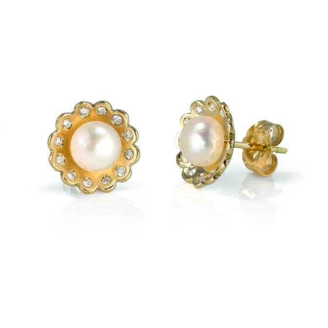 pearl-and-diamond-flower-stud-earrings
