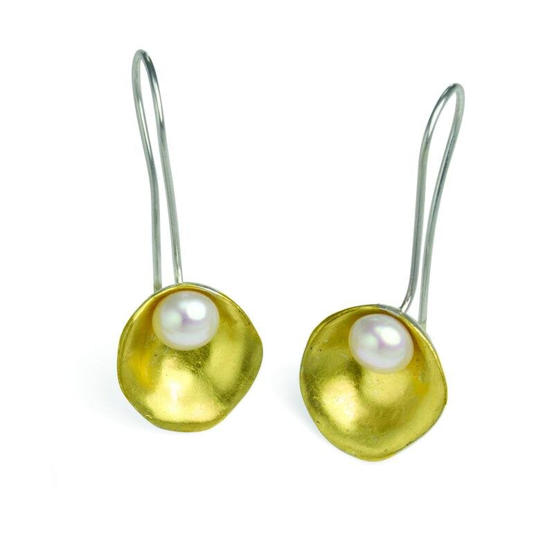 gold-plated-oyster-earrings-with-pearls