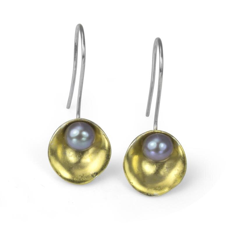 gold-plated-oyster-earrings-with-lavender-pearls