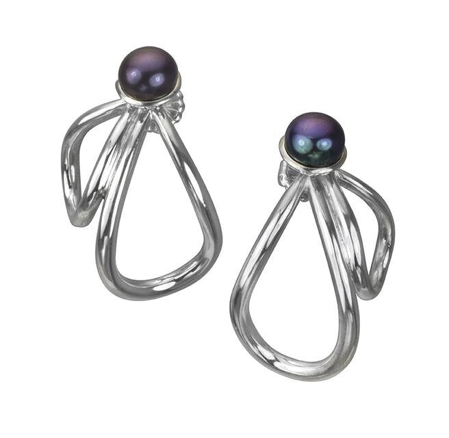 petal-and-peacock-pearl-silver-earrings