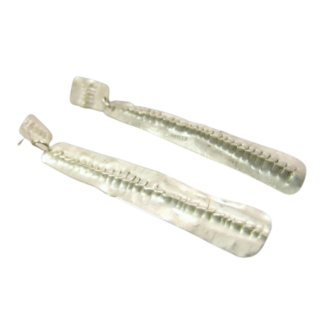 long-moonlight-serenade-silver-earrings