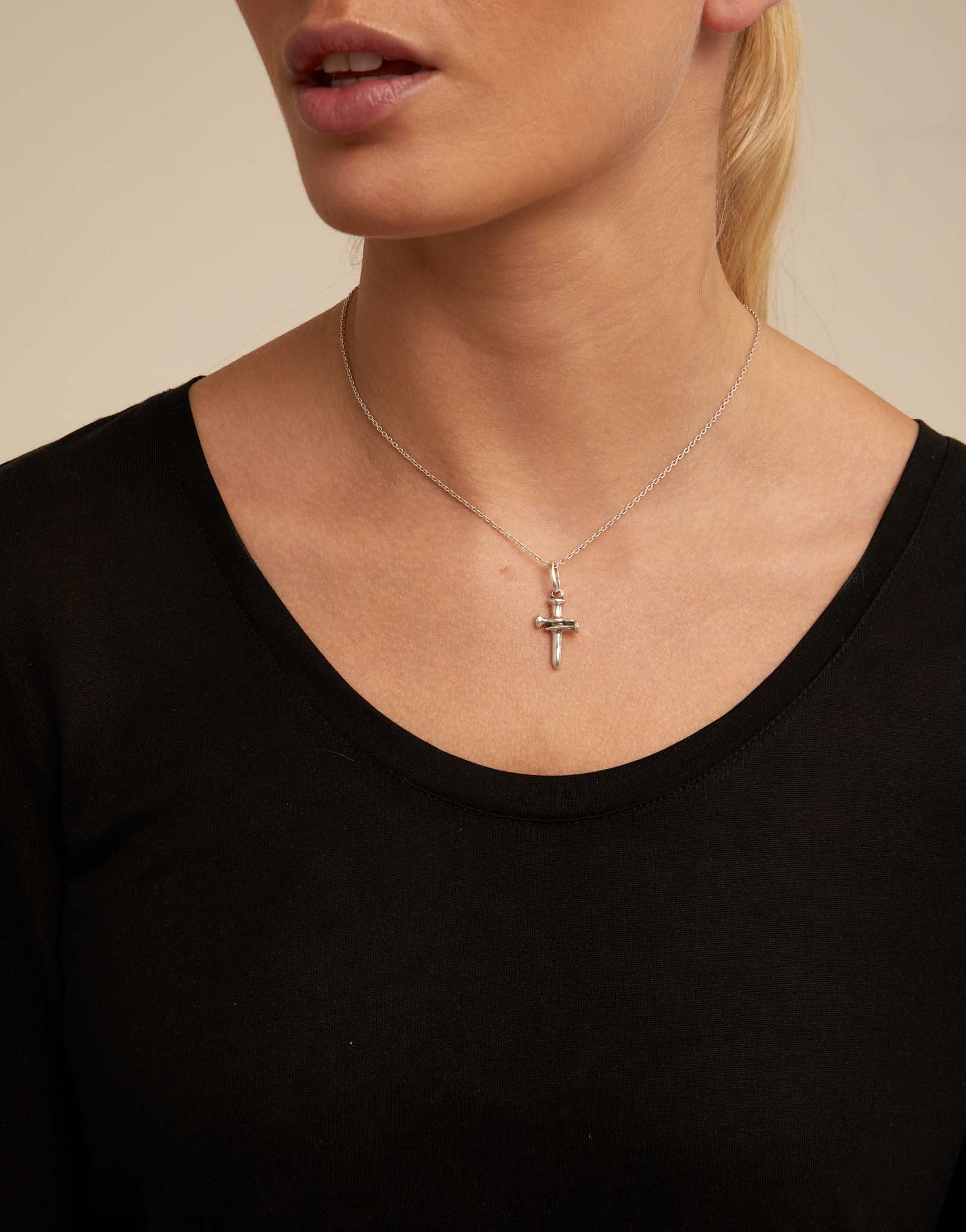 Short chain charm necklace