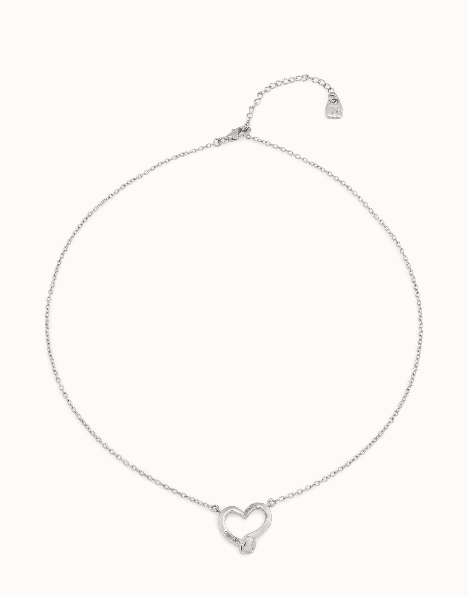 Chain pendant necklace  with heart