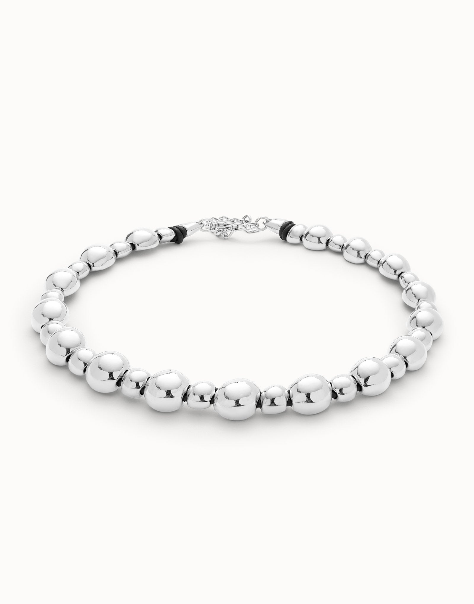 Beaded short necklace