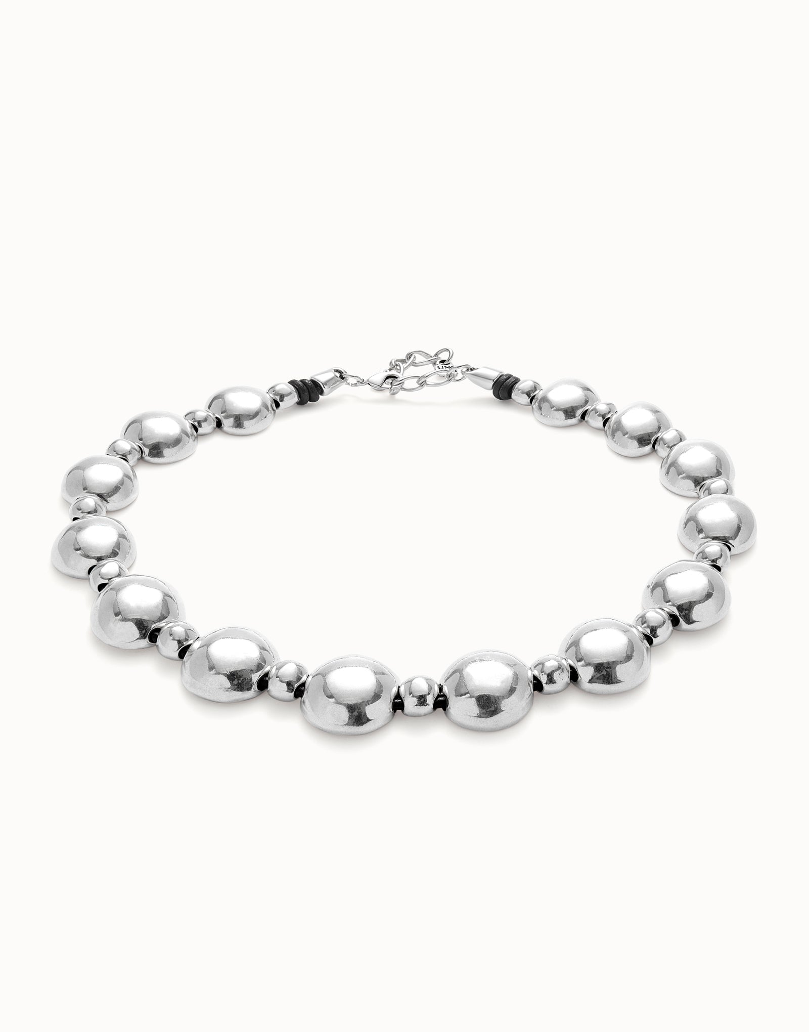 Beaded necklace with larger central bead