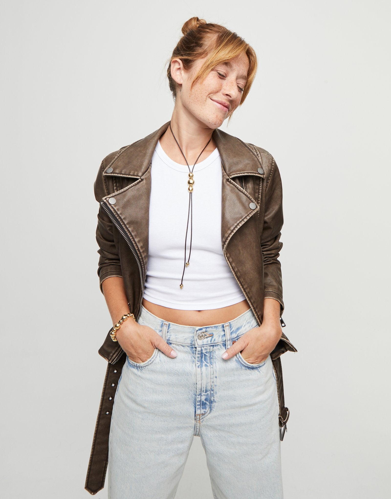 Long leather necklace with three central beads