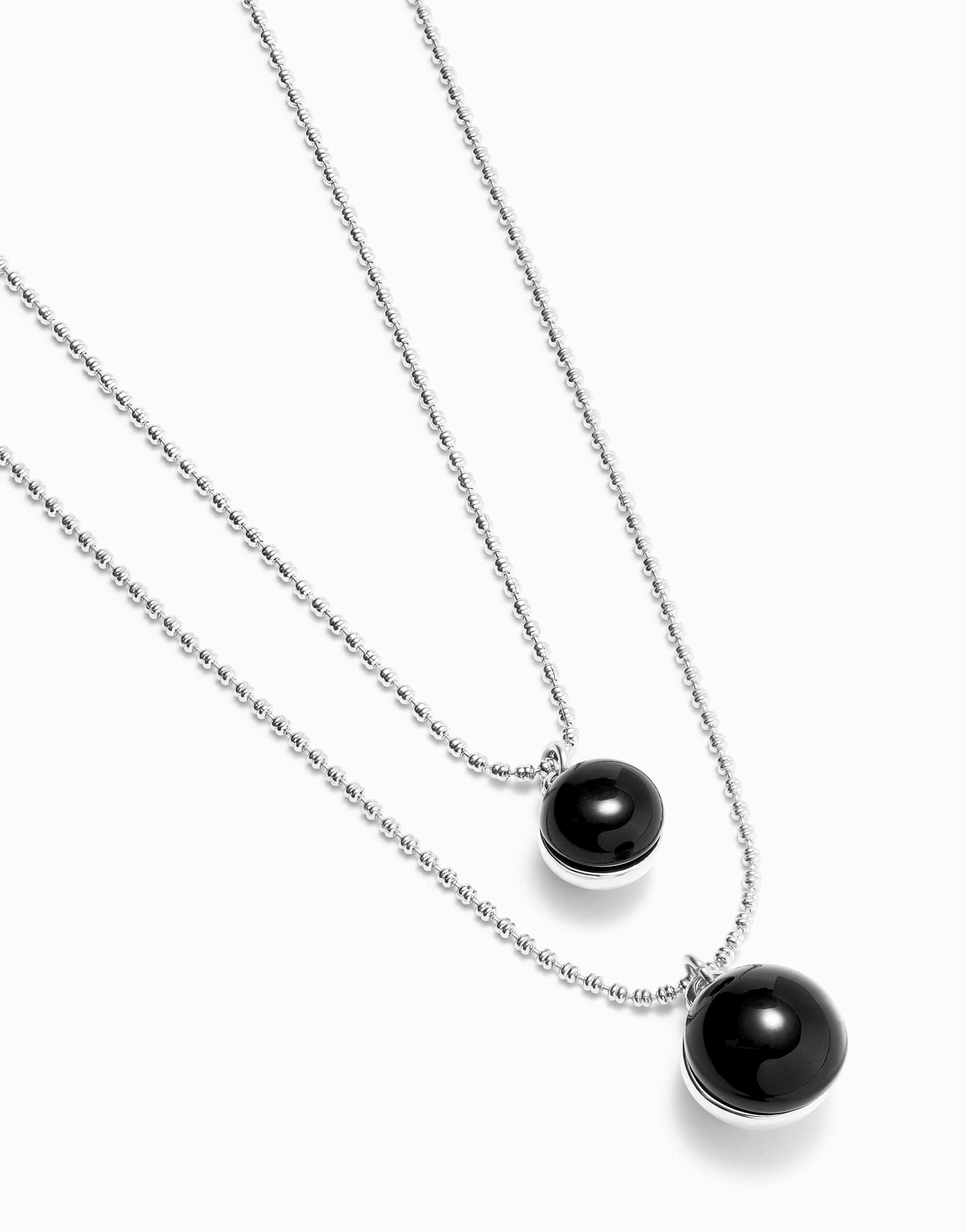 Multi-layer pendant link necklace with black murano glass