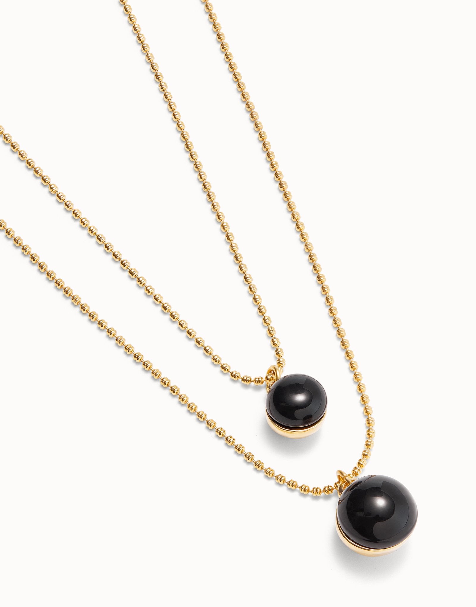 Multi-layer pendant link necklace with black murano glass