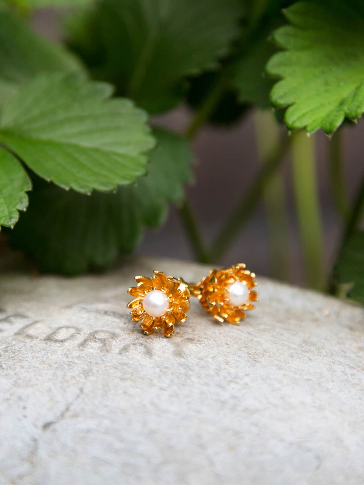 Chrysanthemum Flower Pearl Earrings