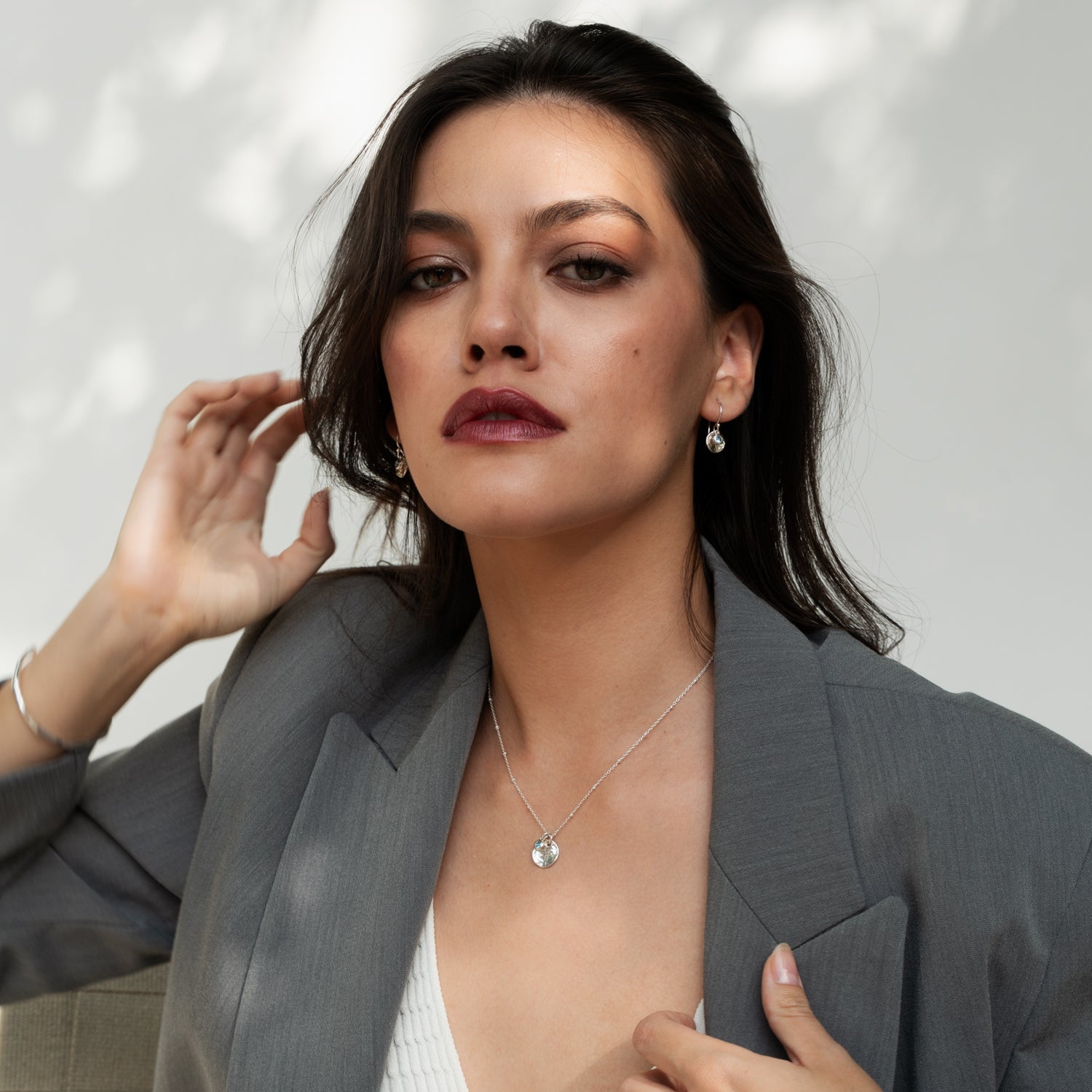 Hammered Disc & Aquamarine Array Necklace