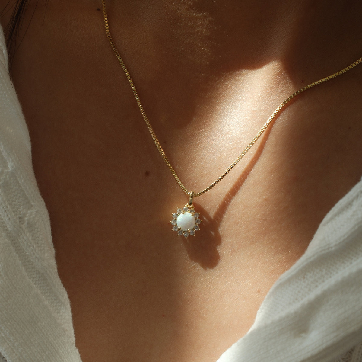 ELARA OPAL NECKLACE