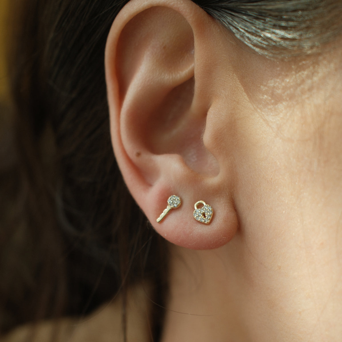 HEART LOCK STUDS