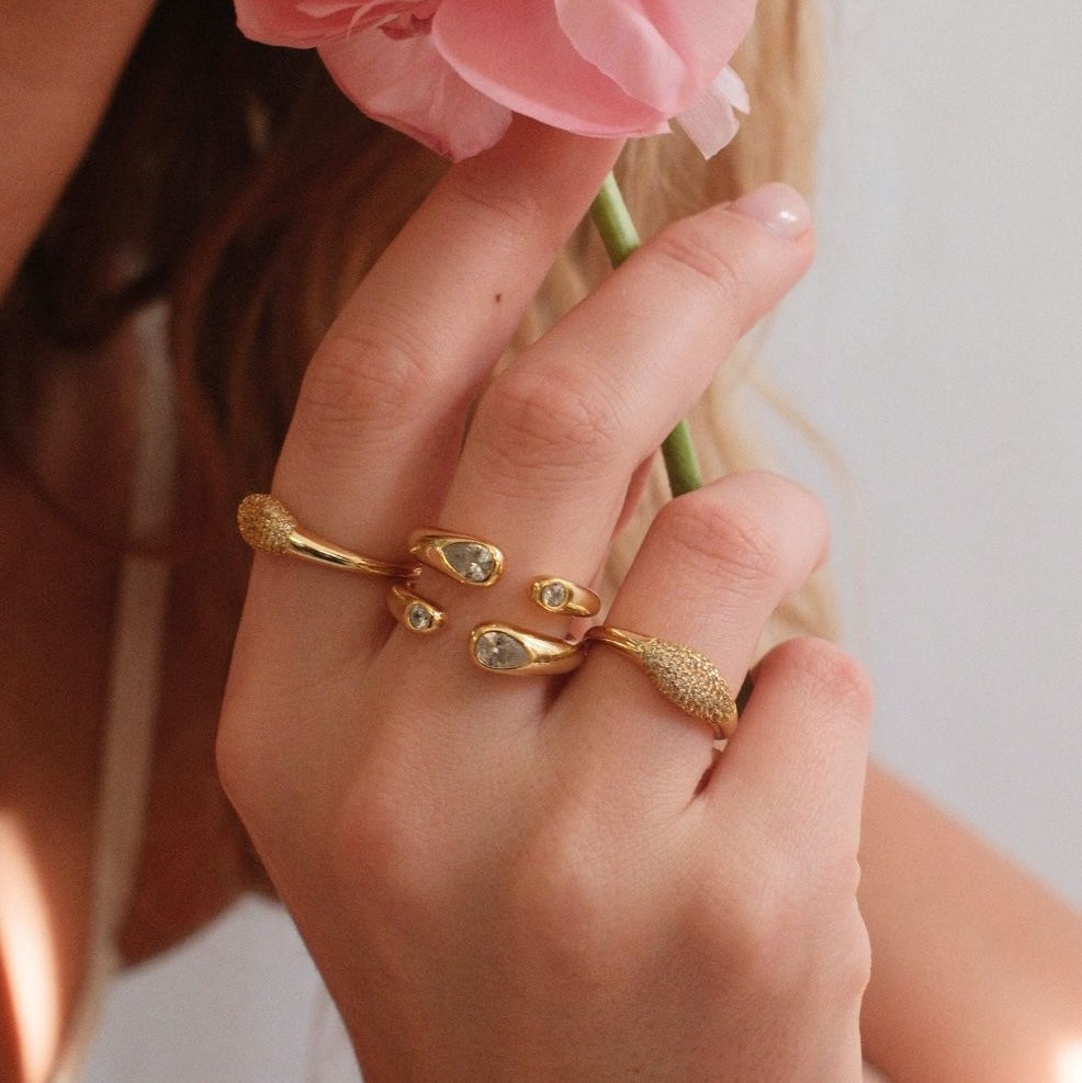 DEVIN SIGNET RING