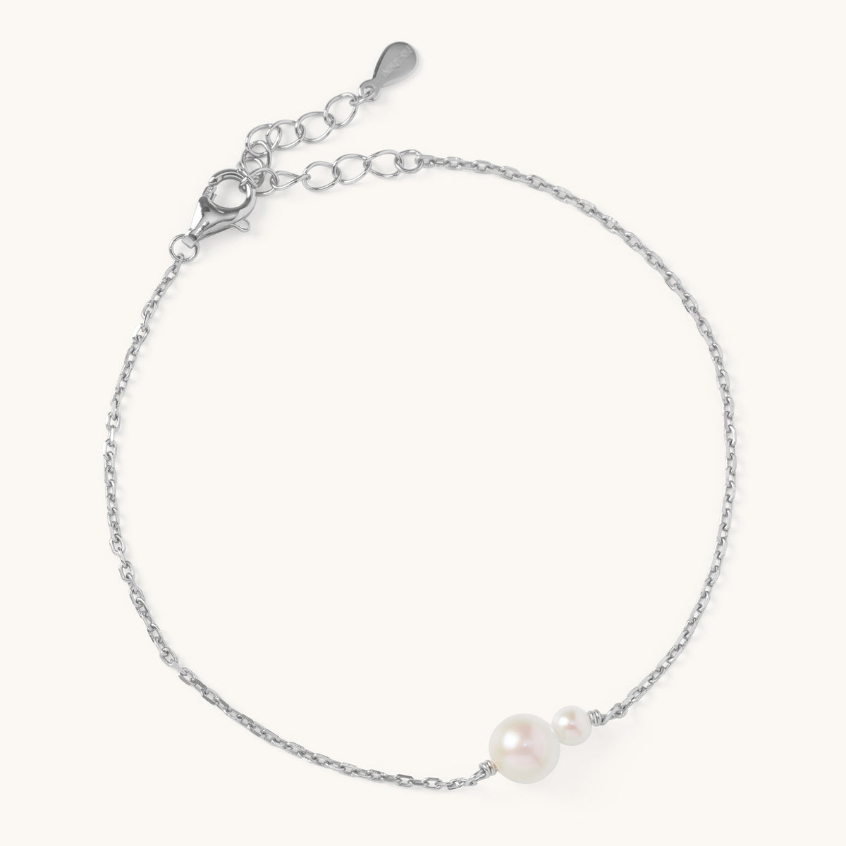 Connected Pearl Bracelet Silver