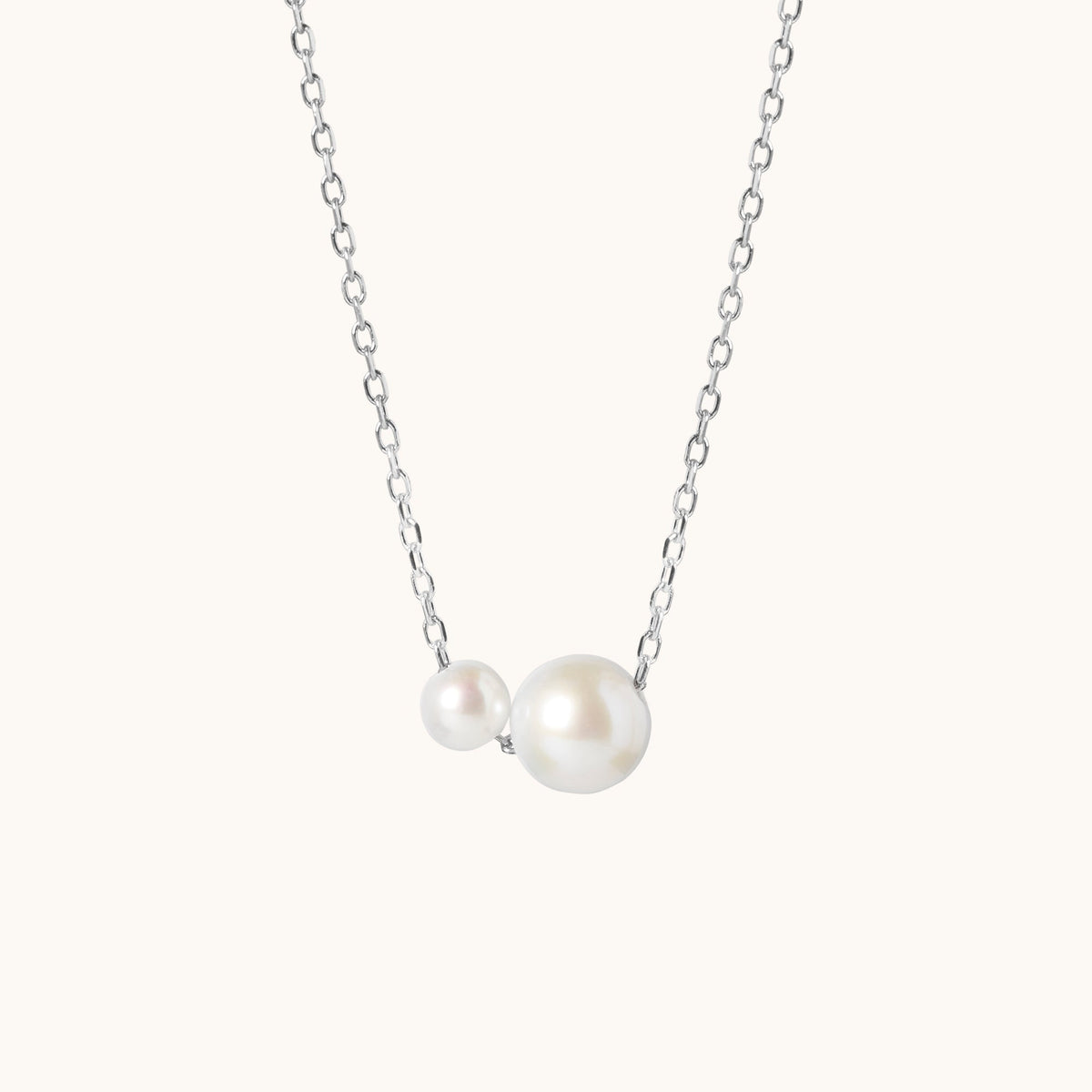 Connected Pearl Necklace Silver