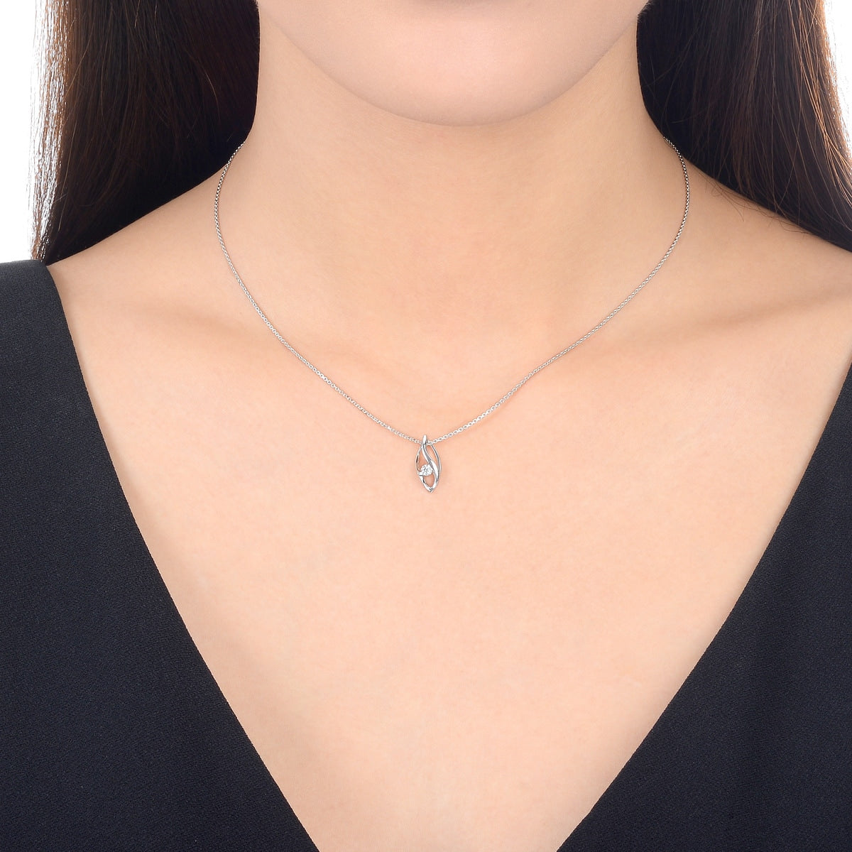 Sculpt' 18K White Gold Diamond Pendant