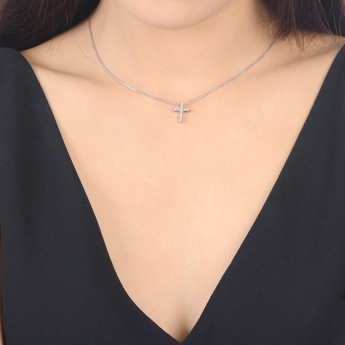 18K White Gold Diamond Cross Pendant