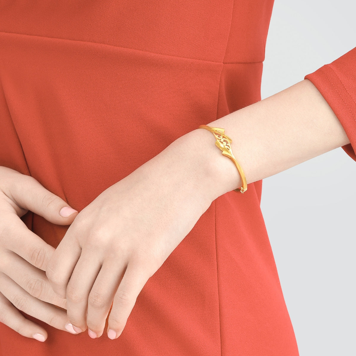 999.9 Gold Bangle