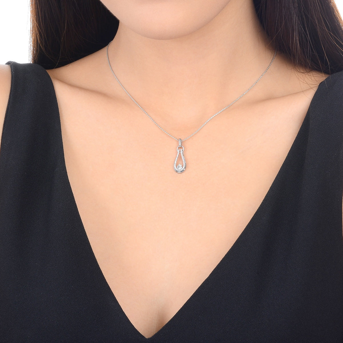 18K White Gold Diamond Pendant