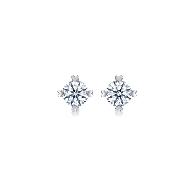 classic-900-platinum-diamond-earrings-chow-sang-sang