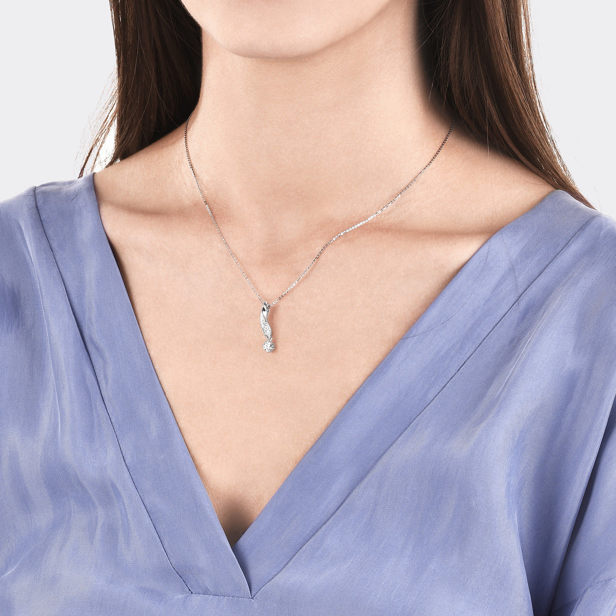 Sculpt' 18K White Gold Diamond Pendant