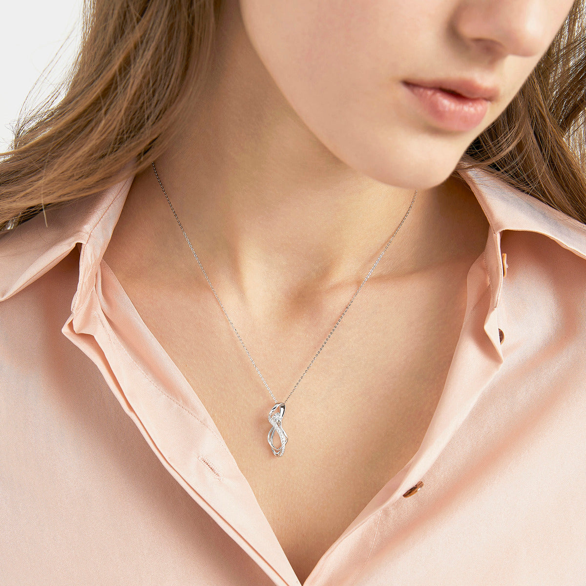 Sculpt' 18K White Gold Diamond Pendant