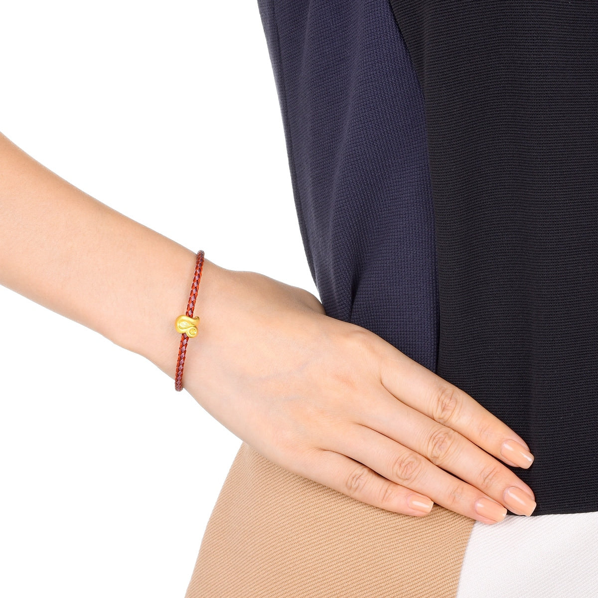 Fate & Myth' 999 Gold Leo Charm