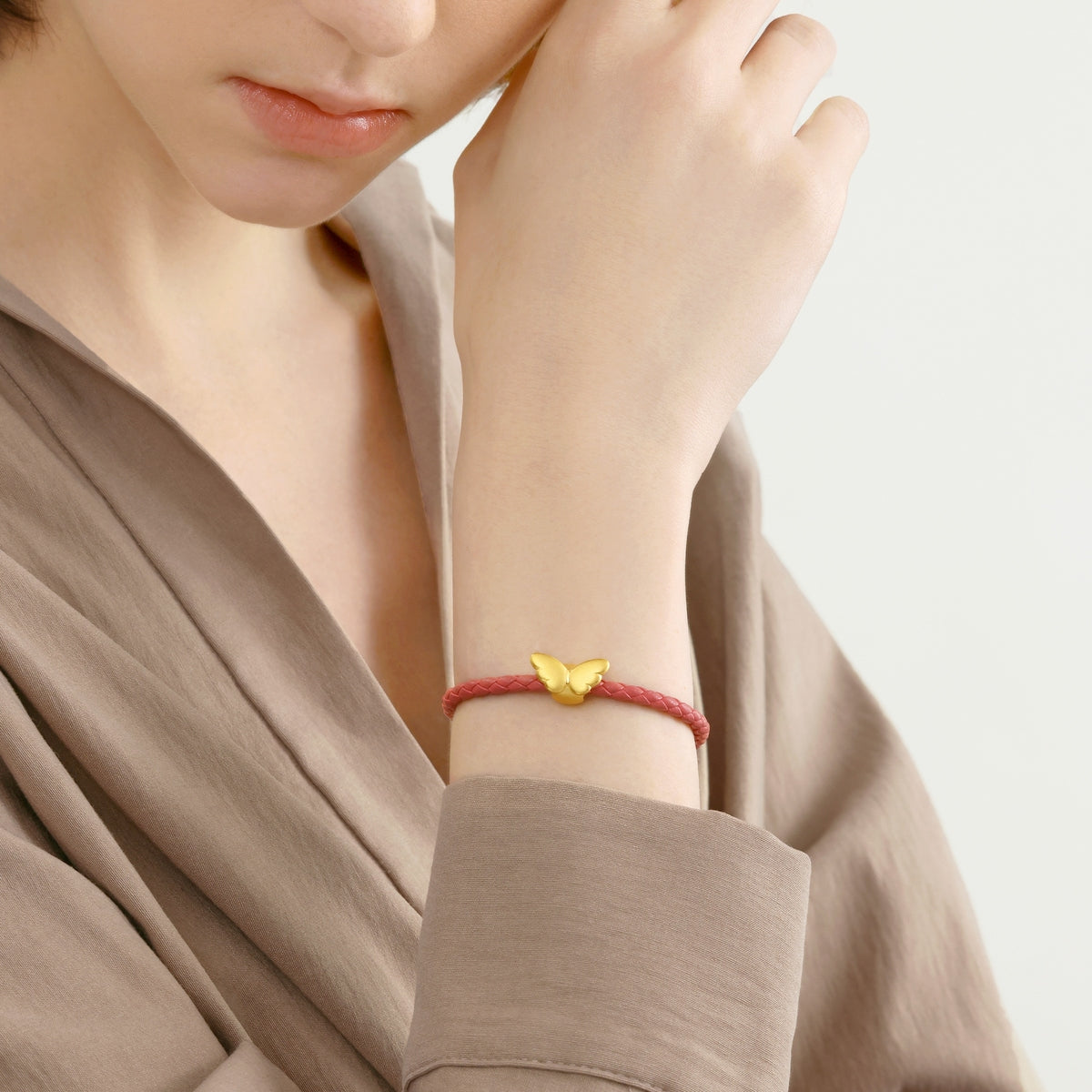 Wonderland' 999 Gold Angelic Wings Charm