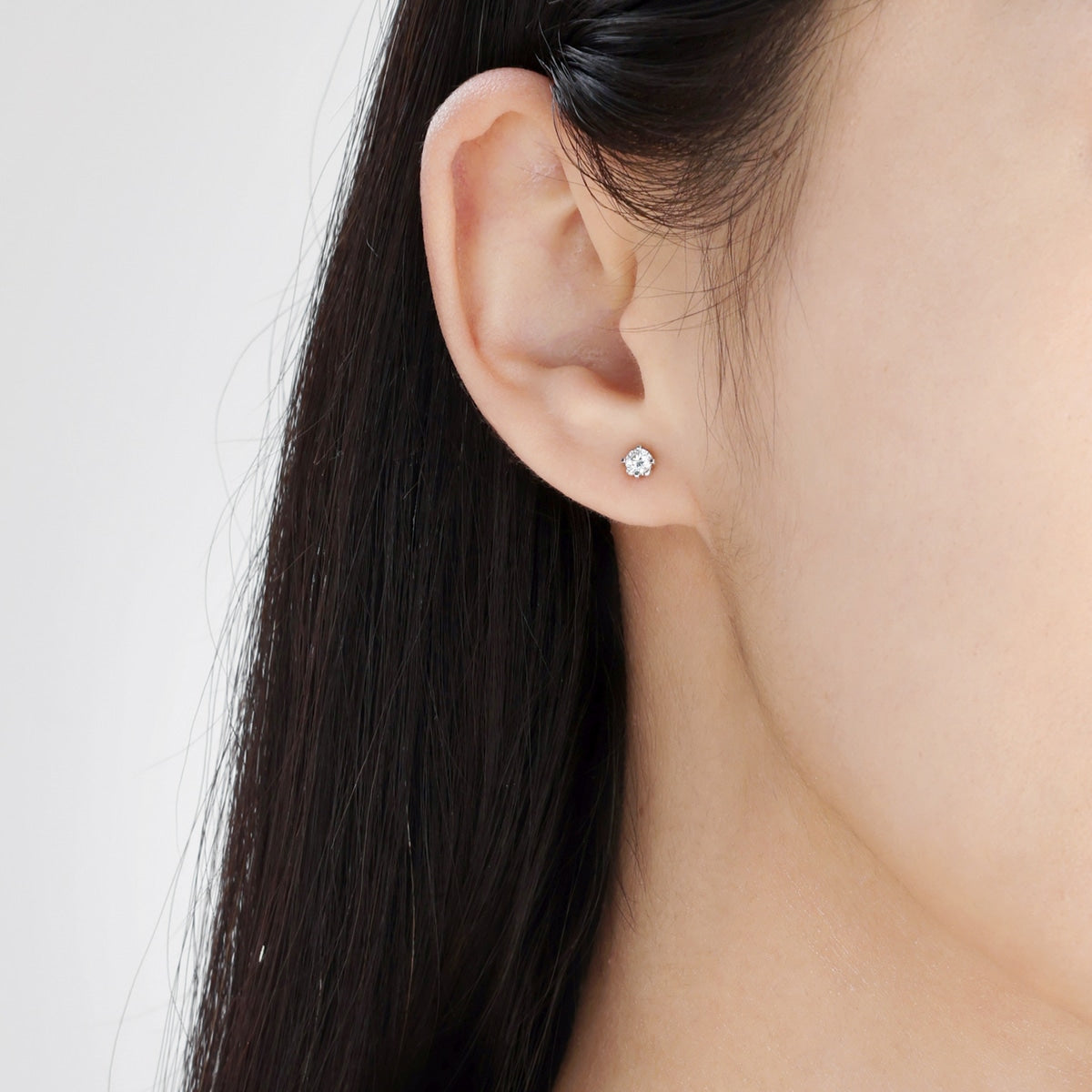 18K/750 Gold (White) Diamond Earrings