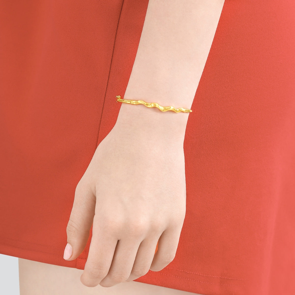 999.9 Gold Bangle