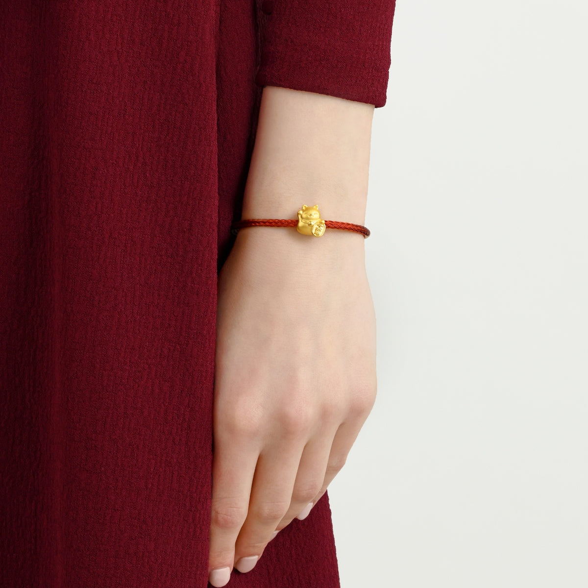 Wonderland' 999 Gold Lucky Cat Charm