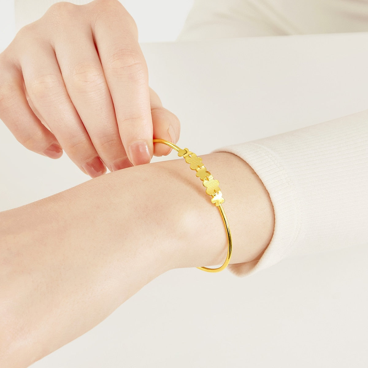 Floral' 999.9 Gold Bangle