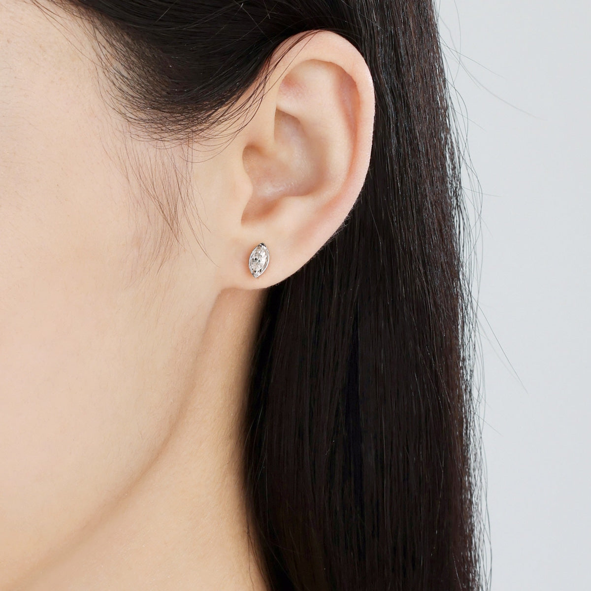 Ear Play' 18K White Gold Marquise-Cut Diamond Single Earring