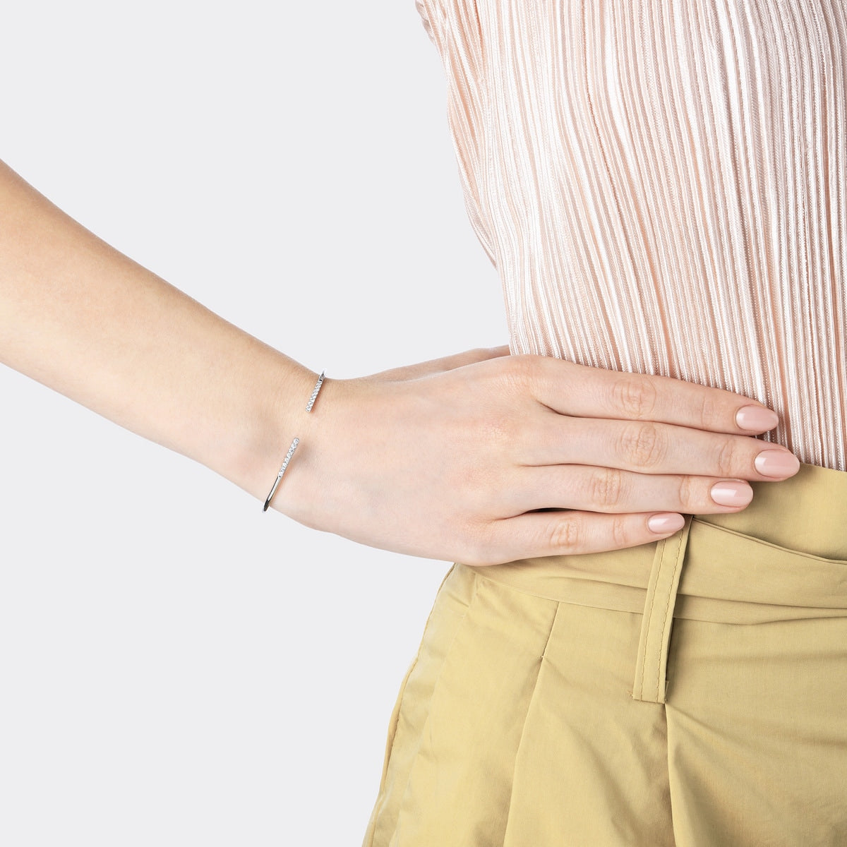 Wrist Play' 18K White Gold Diamond Bangle