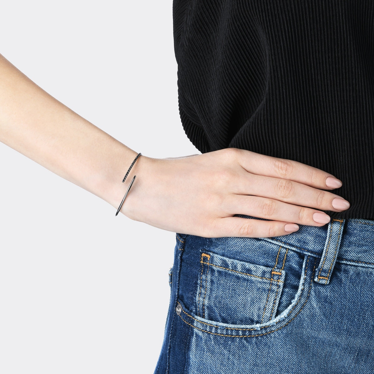 Wrist Play' 18K Black Gold Diamond Bangle