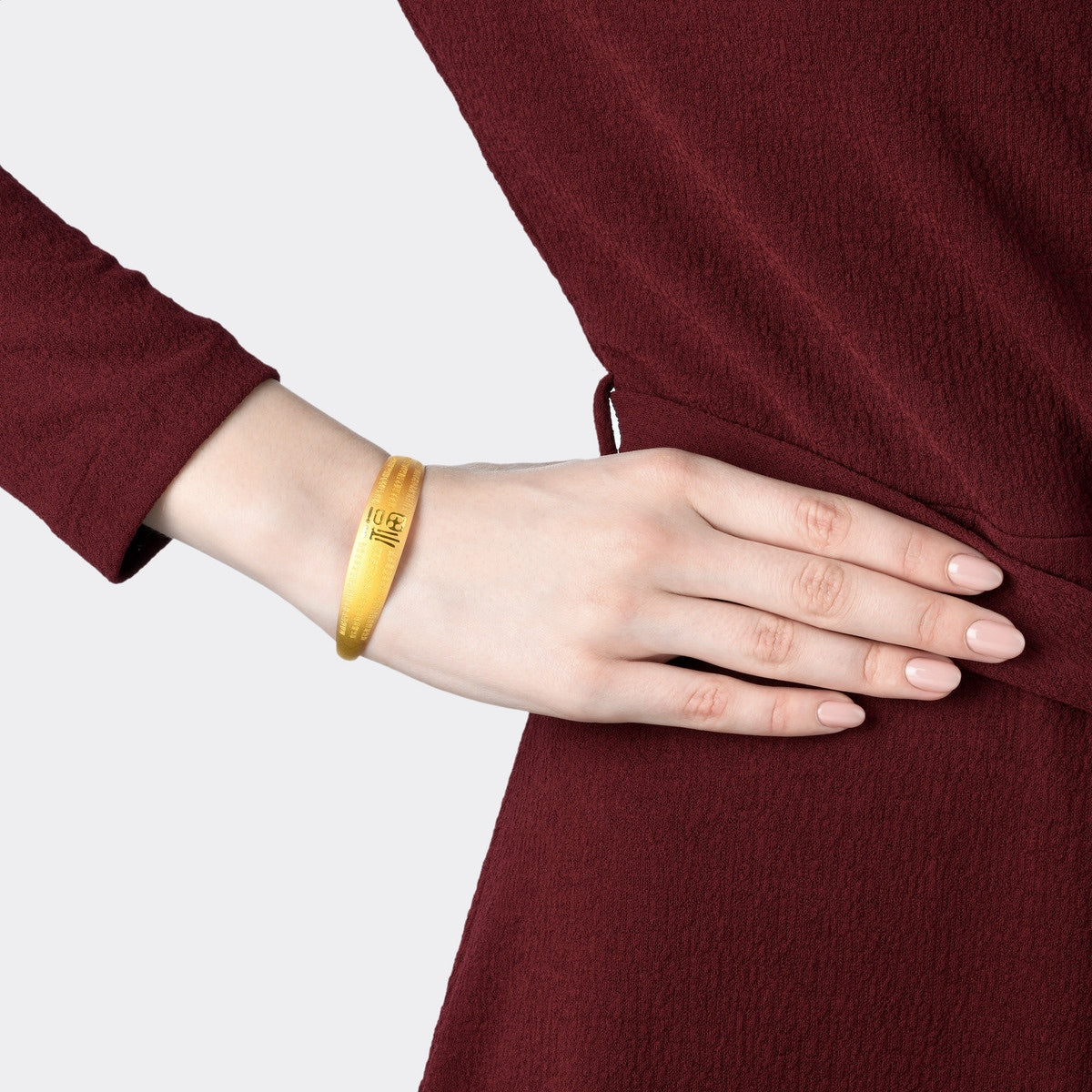 Love Symbol' 999.9 Gold Bangle