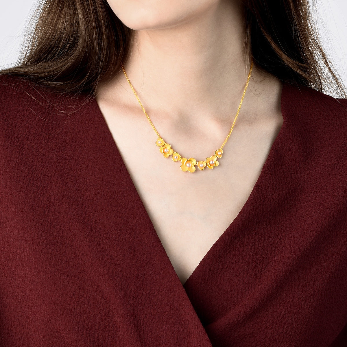 floral-gold-camellia-necklace-chow-sang-sang