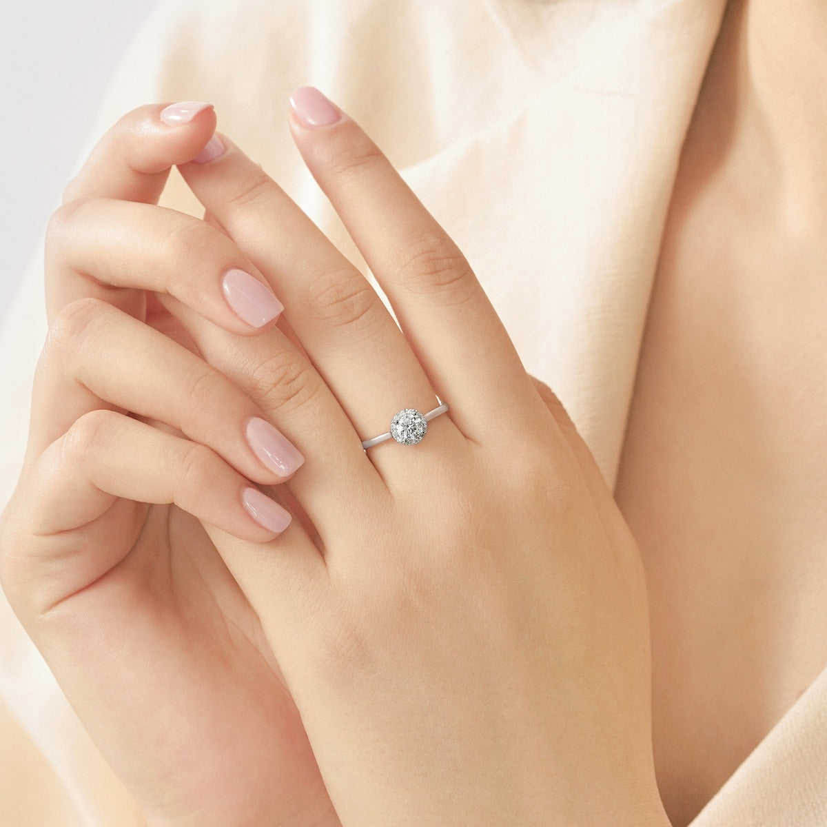 starry-white-gold-ring-chow-sang-sang