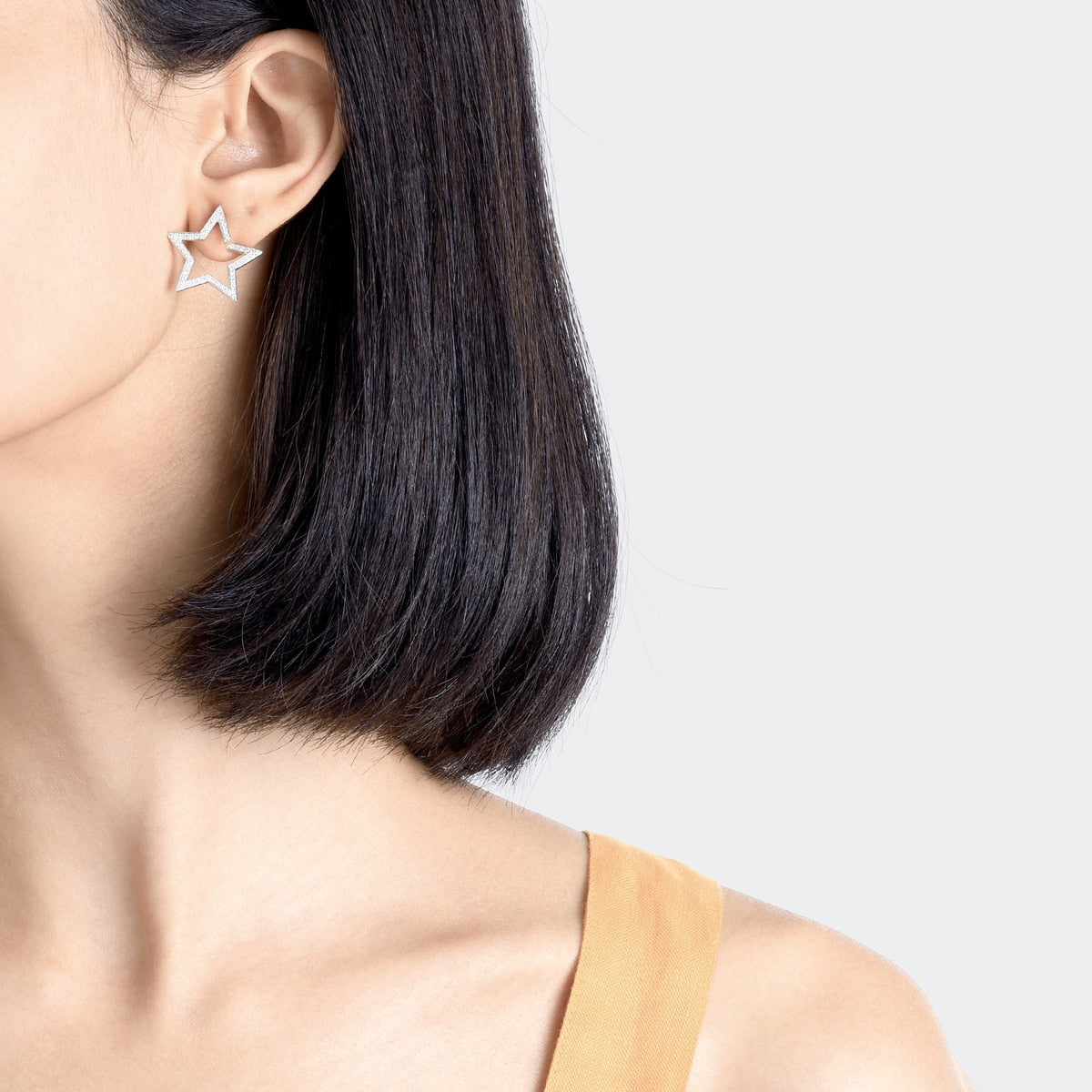 Ear Play' 18K White Gold Diamond Single Earring