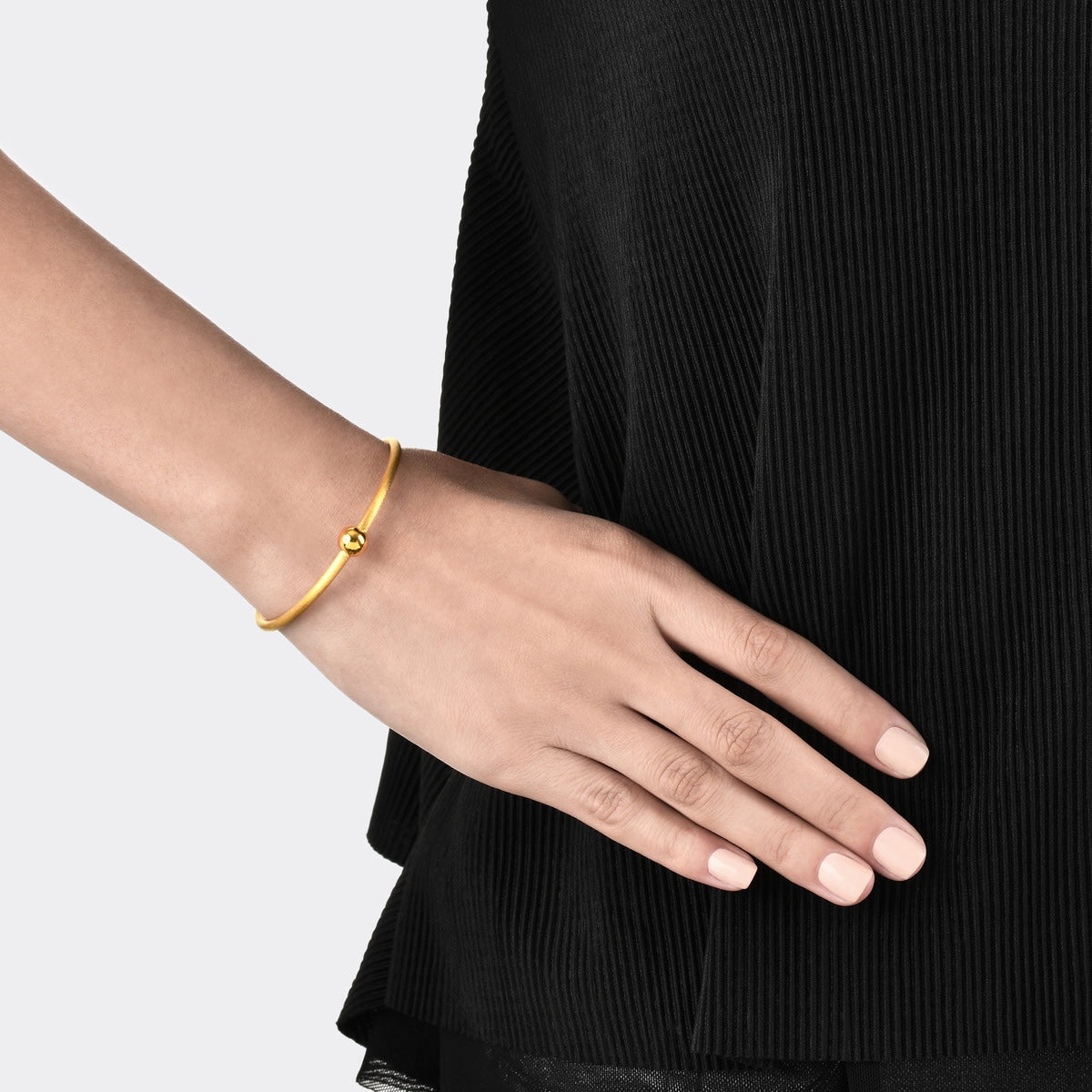 999.9 Gold Matte Bangle