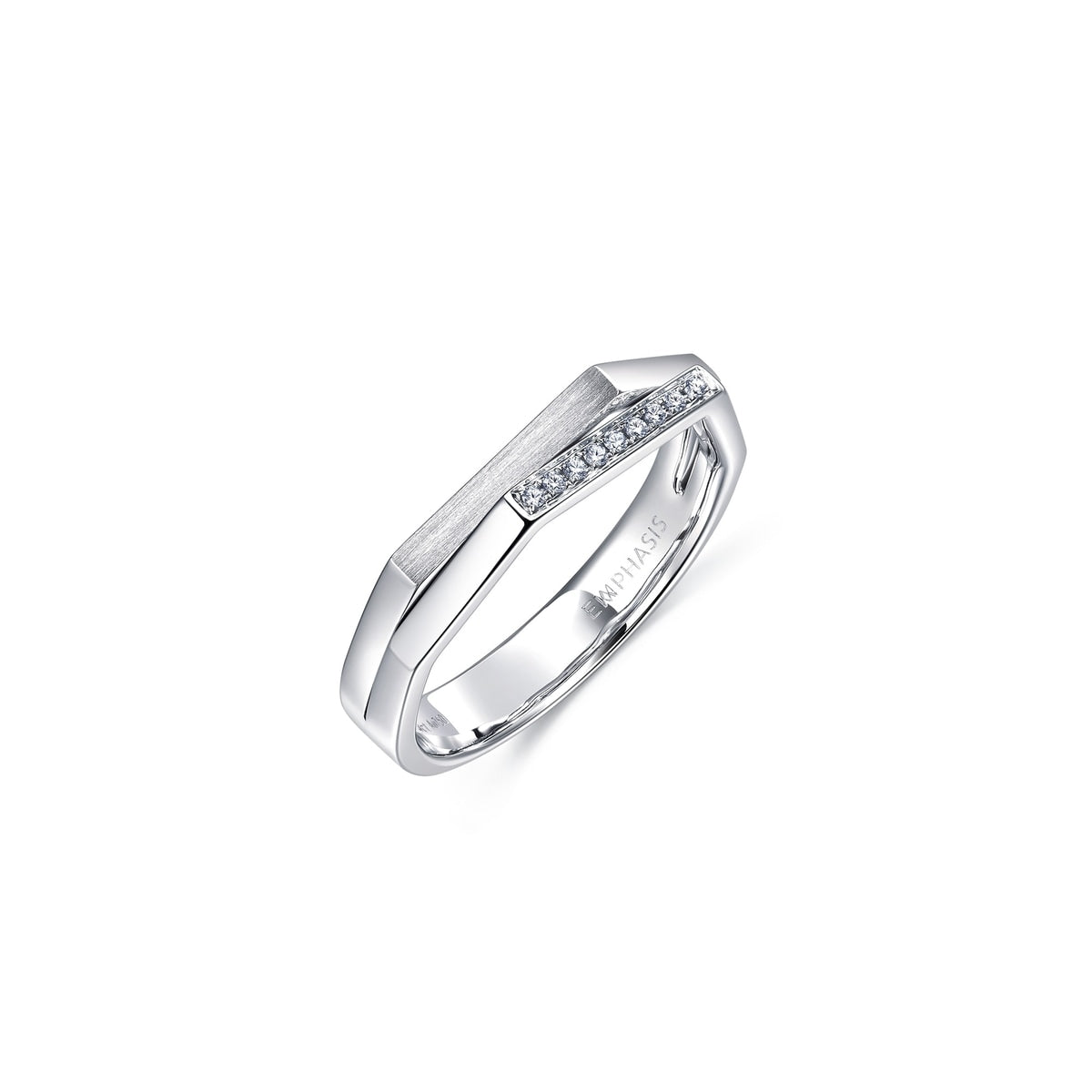 m-white-gold-diamond-ring-chow-sang-sang