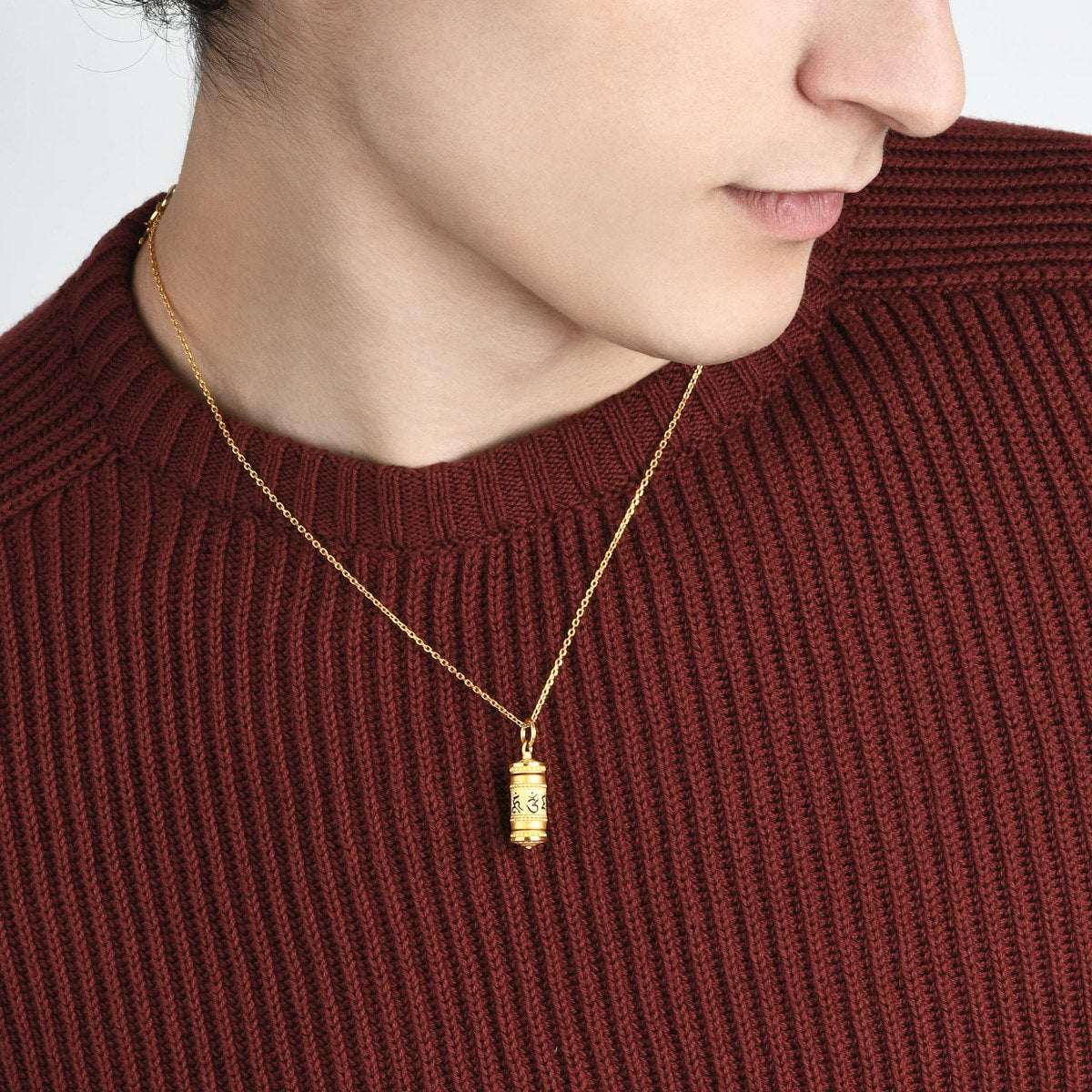 Om Mani Padme Hum' 999 Gold Pendant